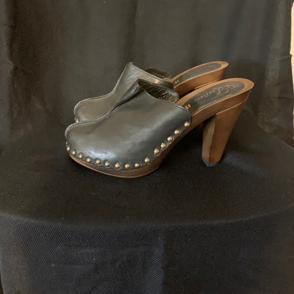 High heeled clogs - Picture 4 of 4